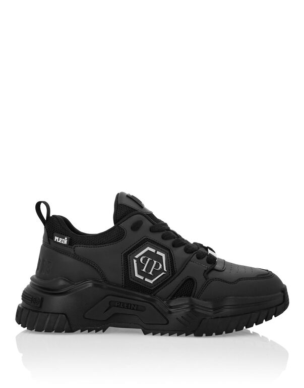 1724-new-predator-sneakers-pp-hexagon-black-black-1.jpg