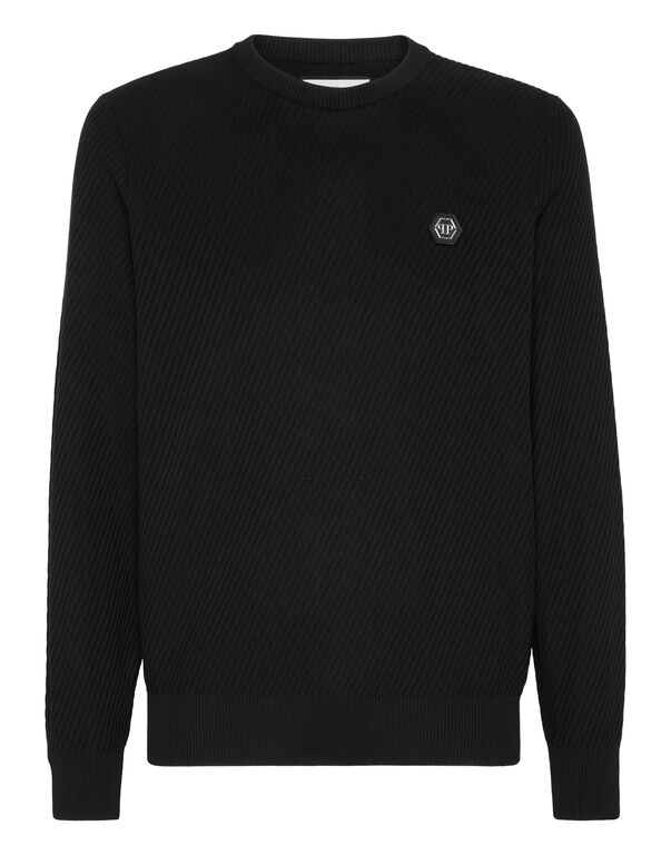 2405-round-neck-pullover-black-1.jpg