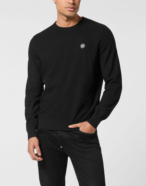 2405-round-neck-pullover-black-1.jpg