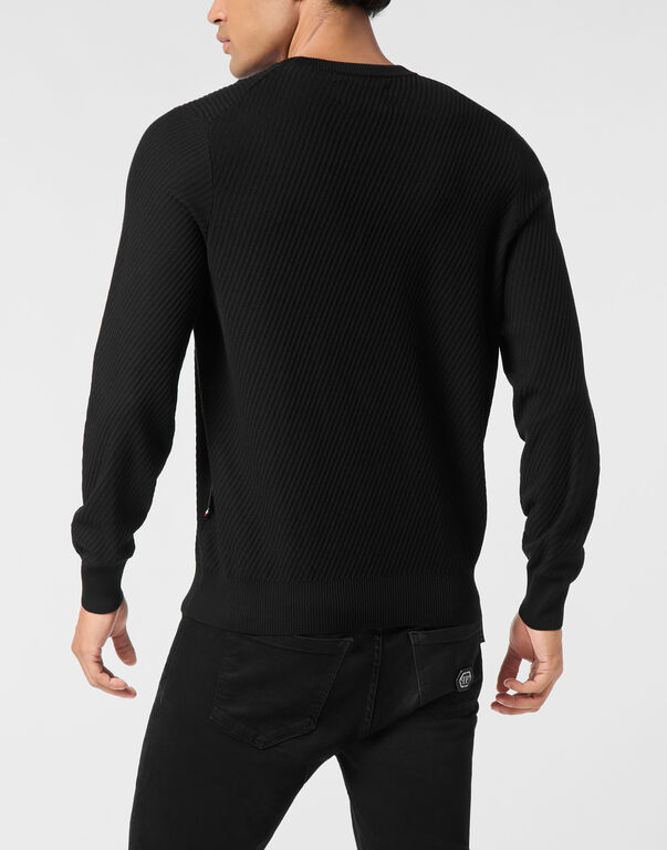 2405-round-neck-pullover-black-1.jpg
