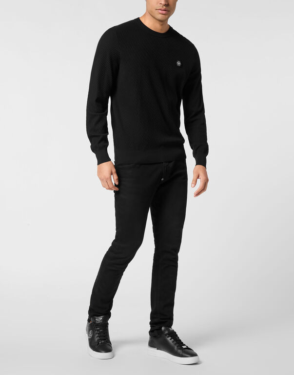 2405-round-neck-pullover-black-1.jpg