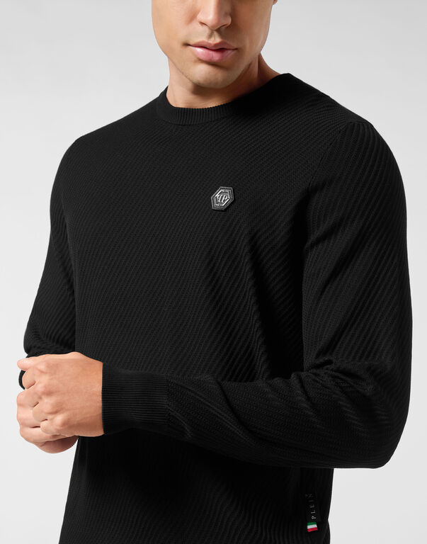 2405-round-neck-pullover-black-1.jpg