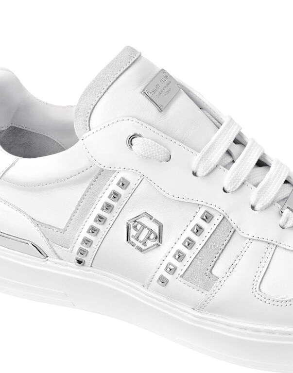 2881-low-top-sneakers-mix-cut-studs-white-1.jpg