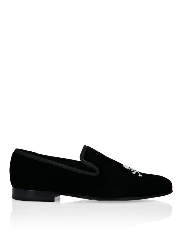 2899-velvet-loafers-embroidery-skull-black-1.jpg