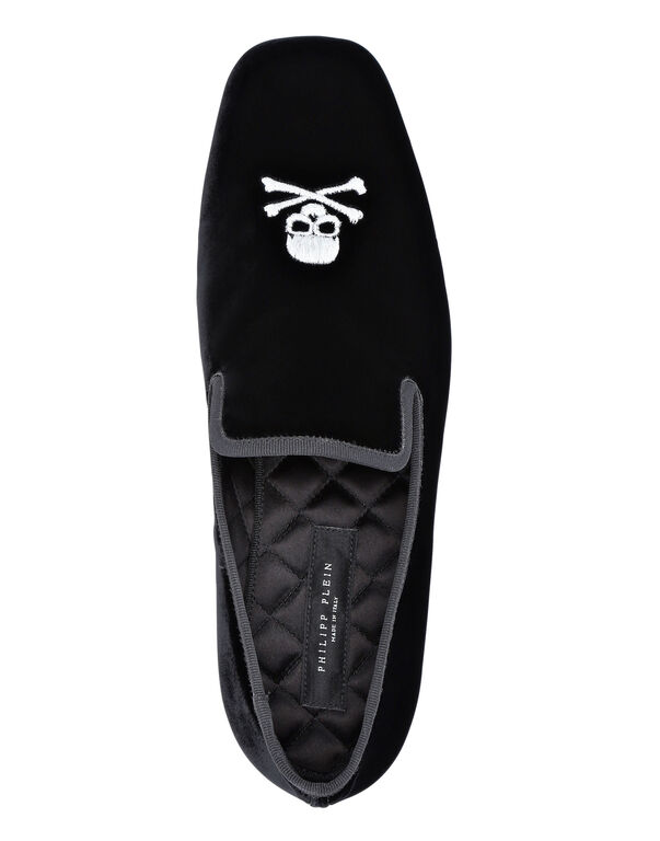 2899-velvet-loafers-embroidery-skull-black-1.jpg
