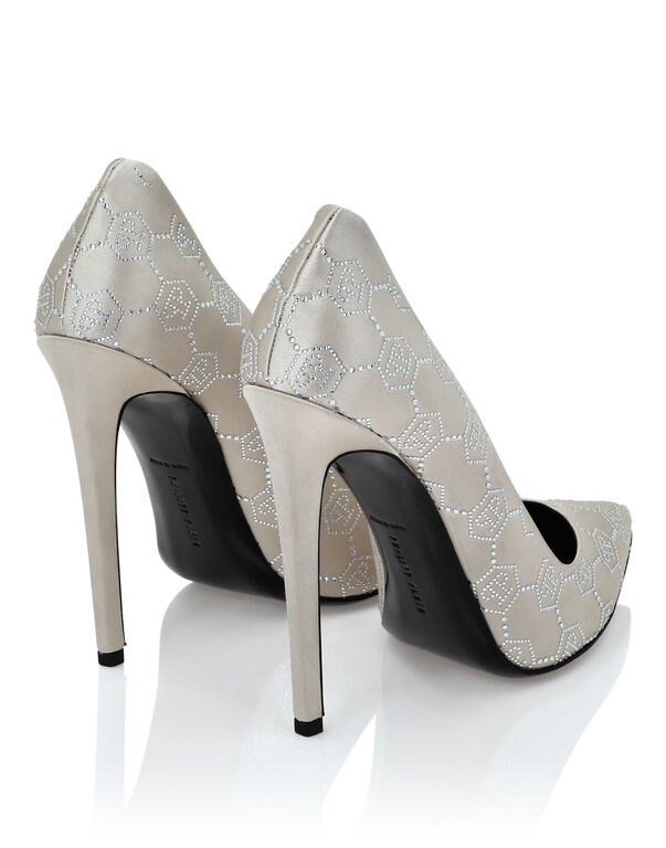 3263-satin-decollete-hi-heels-monogram-strass-beige-1.jpg