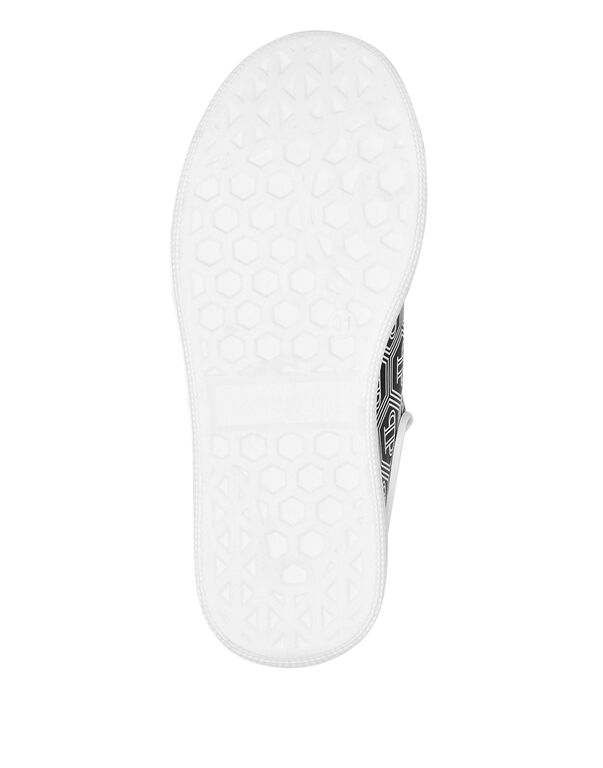 3574-leather-lo-top-sneakers-monogram-black-white-1.jpg