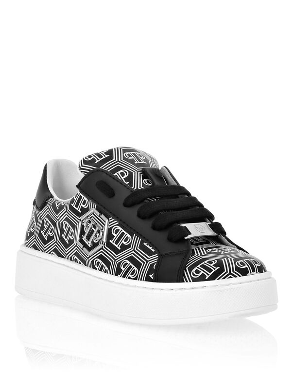 Leather Lo-Top Sneakers Hexagon Monogram black / white