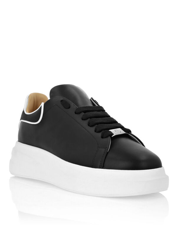 Leather Low-Top Sneakers Megastar black