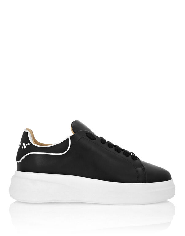 Leather Low-Top Sneakers Megastar black