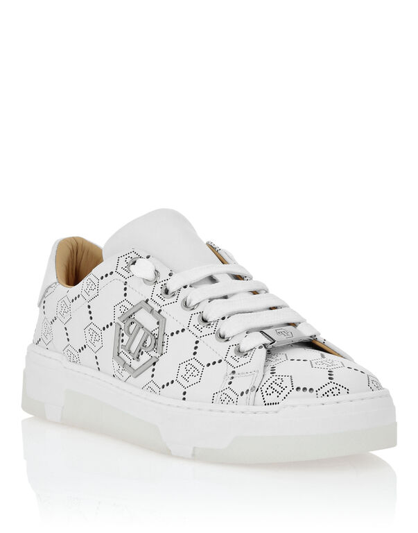 Low Top Leather Skeakers Matte Monogram white