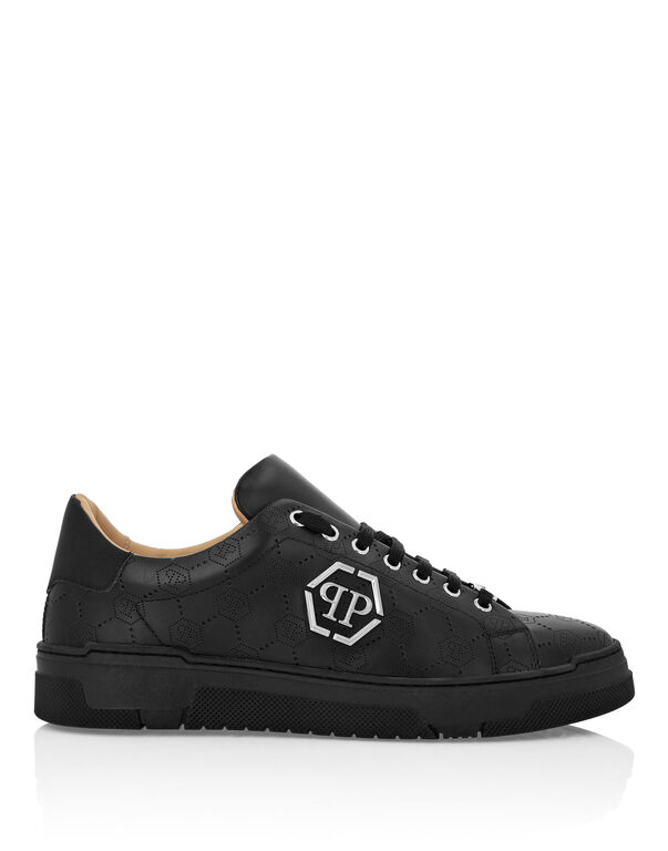3955-low-top-leather-skeakers-matte-monogram-black-black-1.jpg