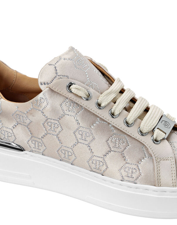4009-satin-lo-top-sneakers-monogram-strass-beige-1.jpg