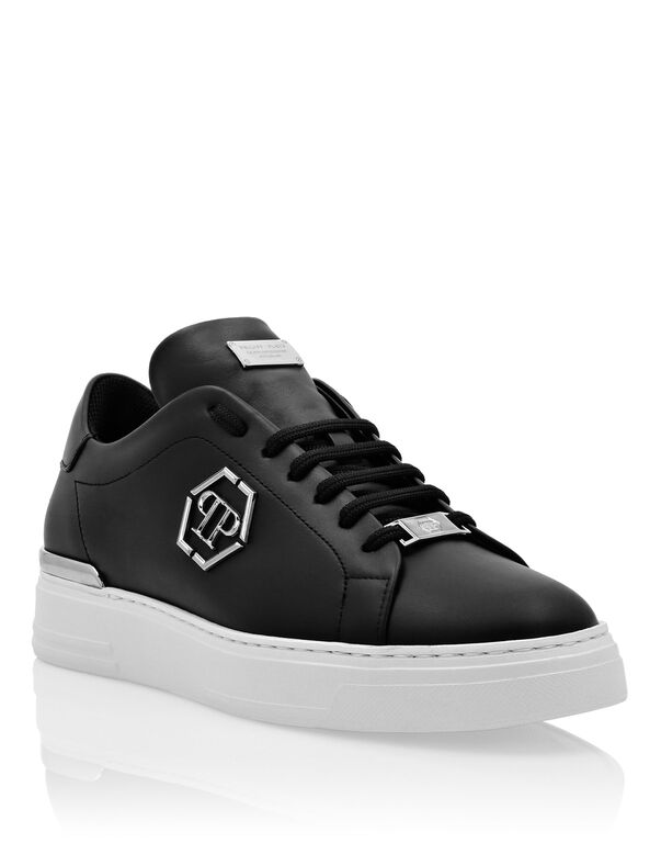 Leather Lo-Top Sneaker Hexagon black