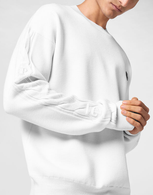 491-pullover-round-neck-long-sleeve-white-1.jpg